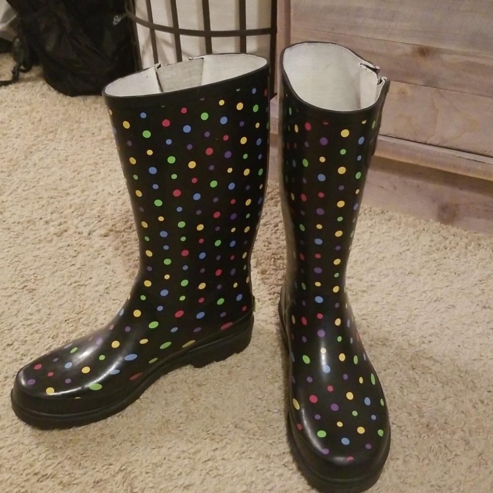 Pola dot rain boots